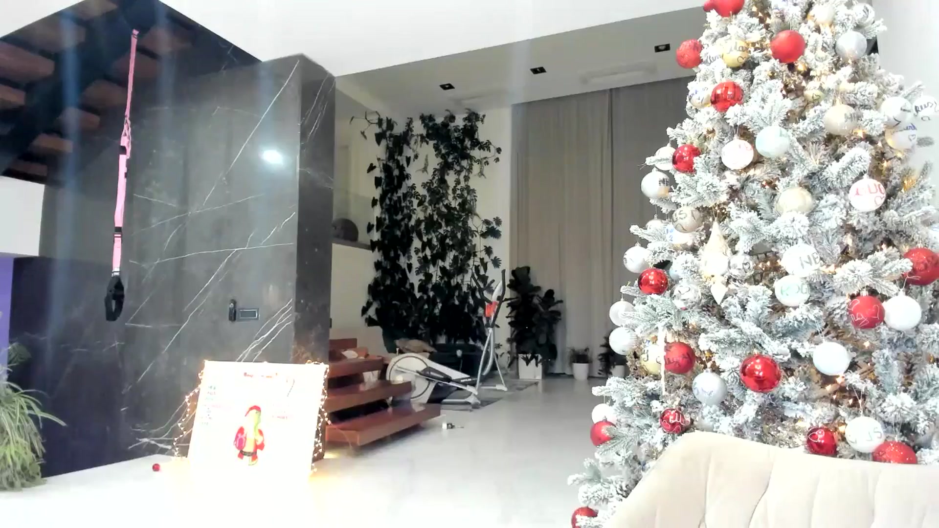 Gallery image thumbnail from BibiLouWho's myfreecams stream on, 12/20/2025, 02:17 image 5 of 20