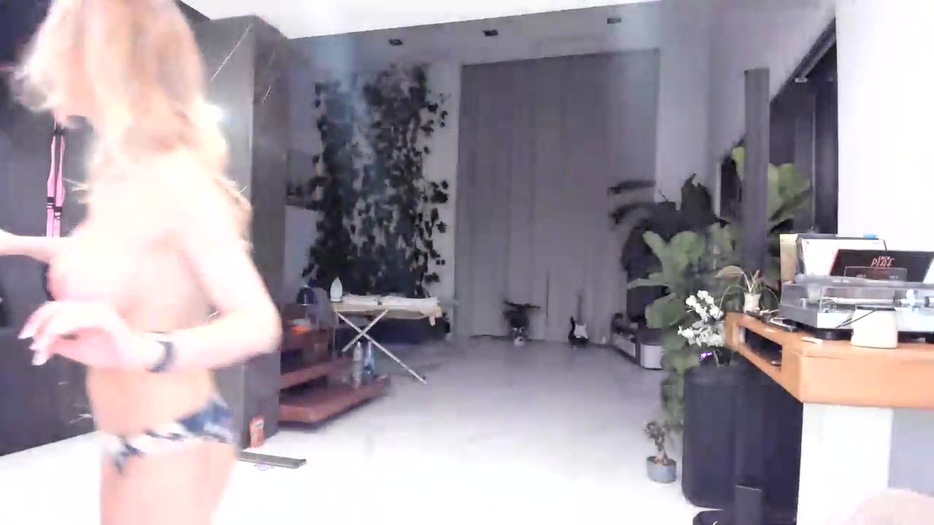 Gallery image thumbnail from BibiMadHatter's myfreecams stream on, 05/16/2026, 02:40 image 3 of 20