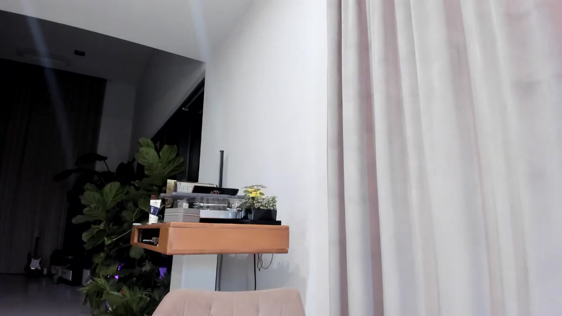 Gallery image thumbnail from BibiPurrsaLot's myfreecams stream on, 06/16/2026, 24:01 image 18 of 20