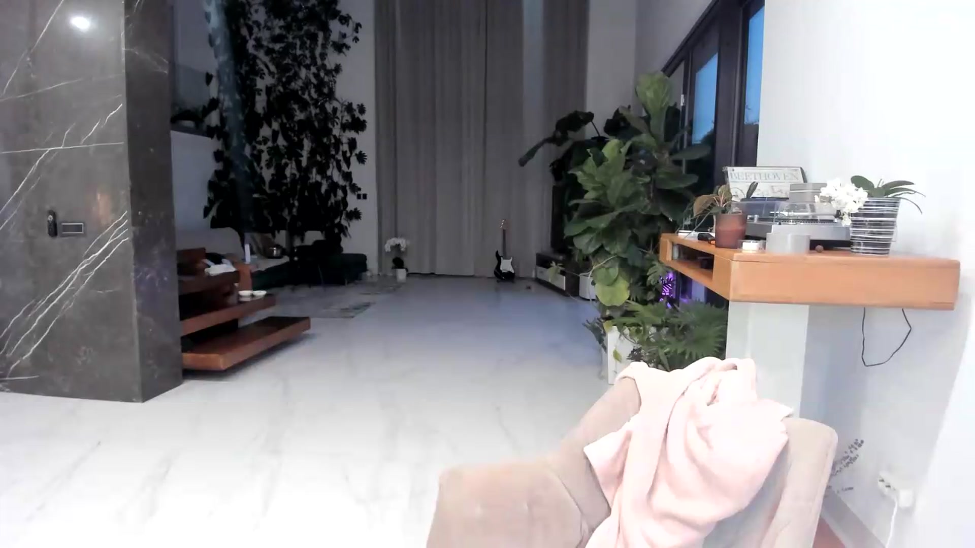 Gallery image thumbnail from BibiSapDealer's myfreecams stream on, 07/31/2026, 02:35 image 18 of 20