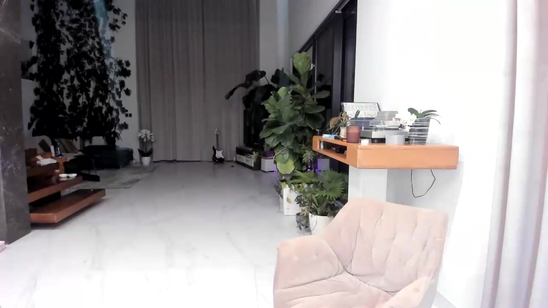 Gallery image thumbnail from BibiSapDealer's myfreecams stream on, 08/01/2026, 01:25 image 2 of 20