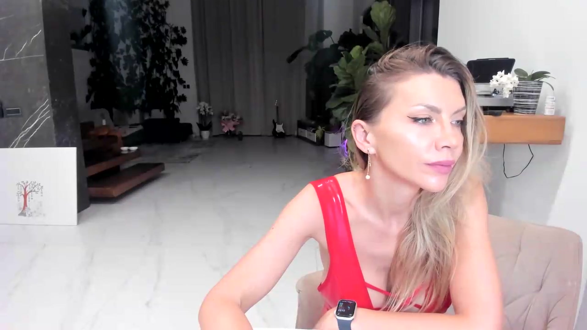 Gallery image thumbnail from BibiSapDealer's myfreecams stream on, 08/04/2026, 24:21 image 2 of 20