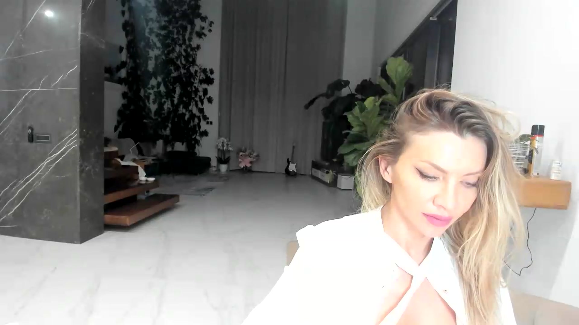Gallery image thumbnail from BibiSapDealer's myfreecams stream on, 08/07/2026, 01:02 image 17 of 20