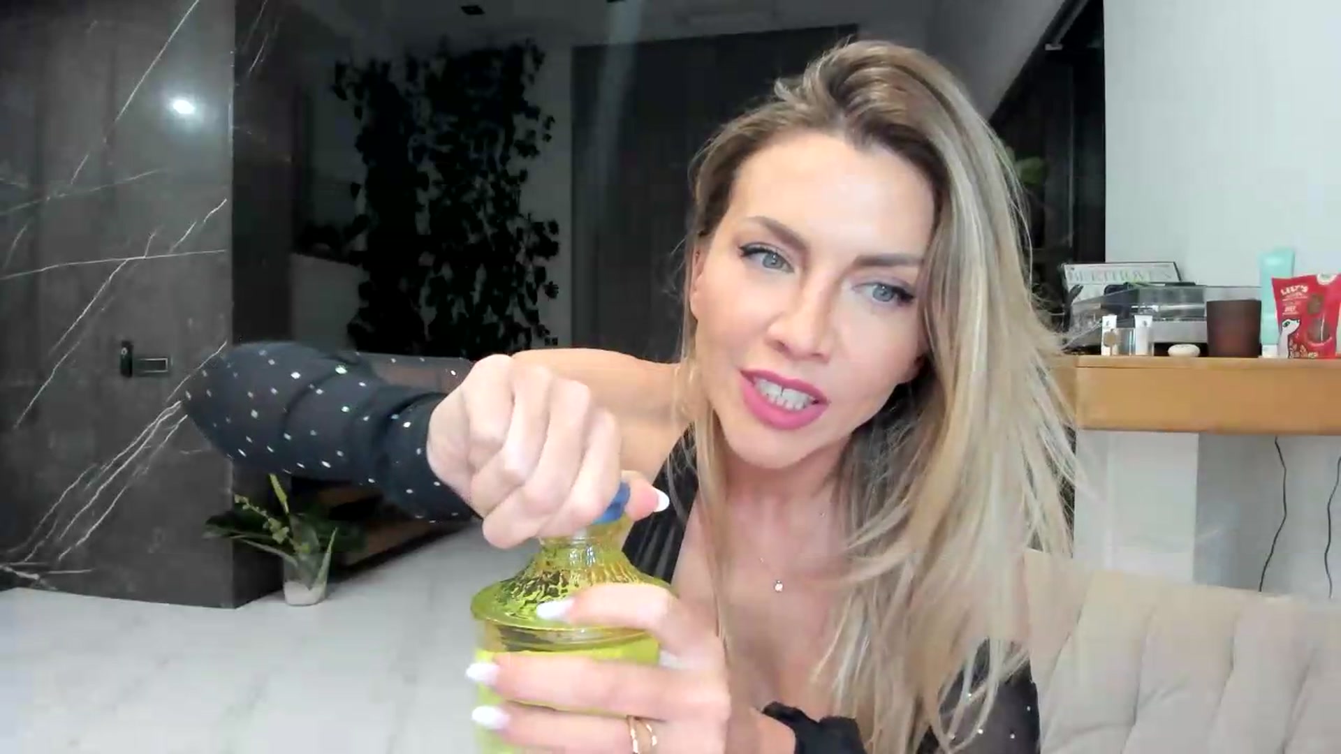 Gallery image thumbnail from BibiSapDealer's myfreecams stream on, 08/29/2026, 24:03 image 3 of 20