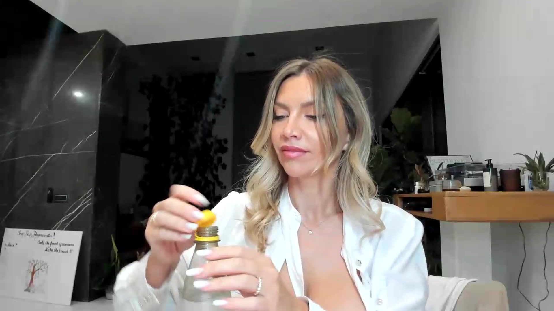 Gallery image thumbnail from BibiSapDealer's myfreecams stream on, 09/04/2026, 24:24 image 10 of 20