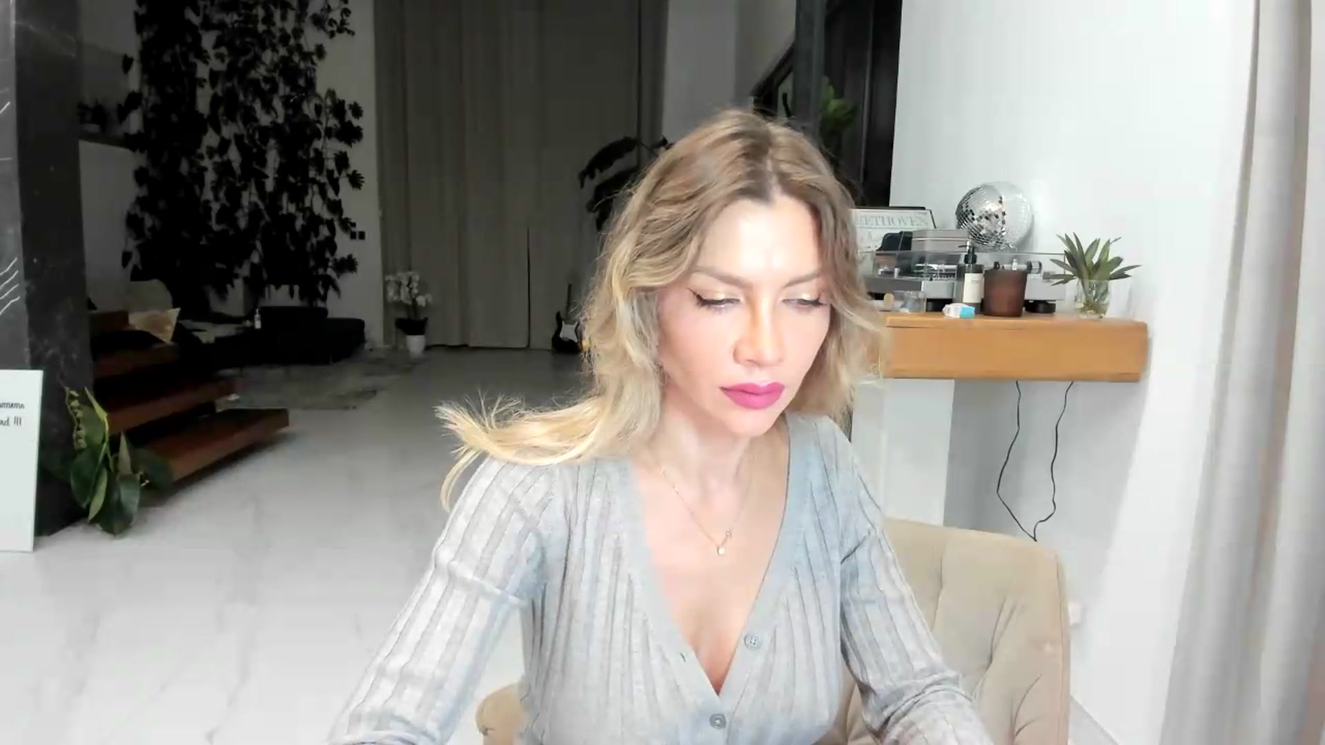 Gallery image thumbnail from BibiSapDealer's myfreecams stream on, 09/15/2026, 24:02 image 14 of 20