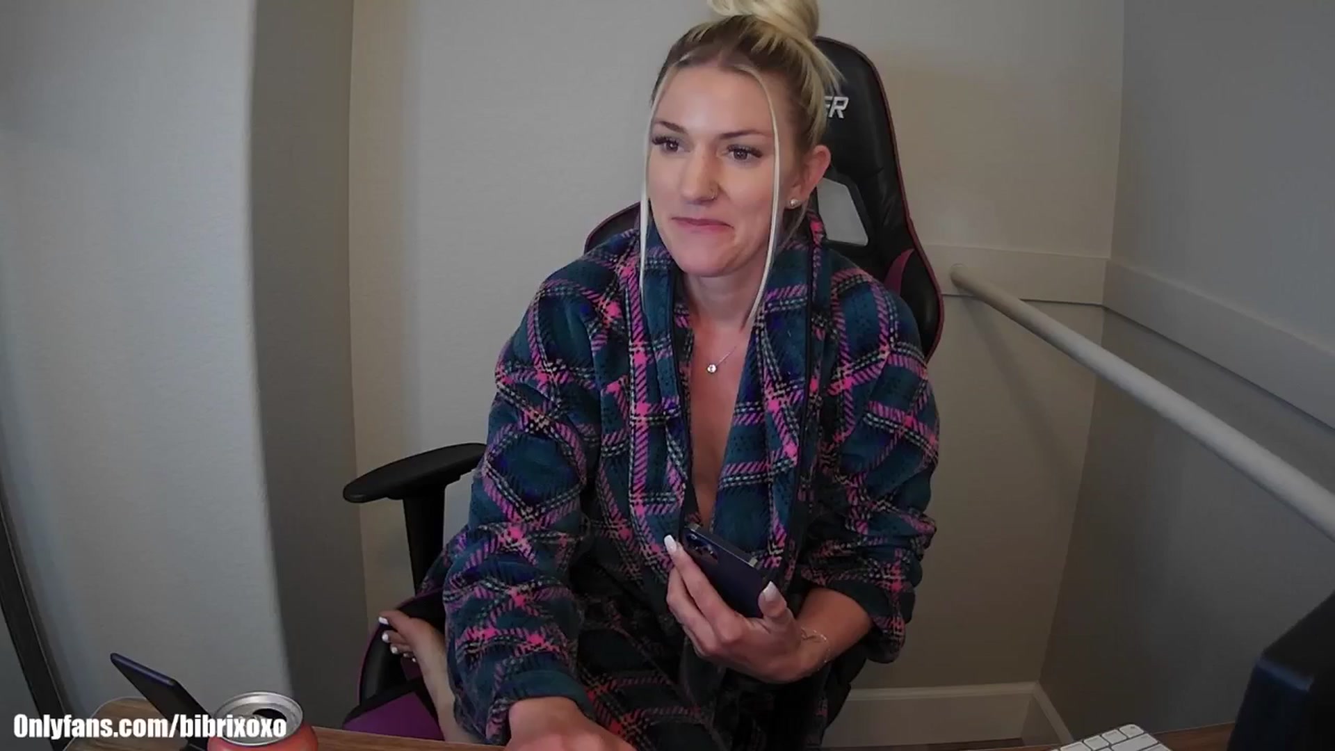 Gallery image thumbnail from Bibrixoxo's myfreecams stream on, 04/26/2024, 20:10 image 20 of 20