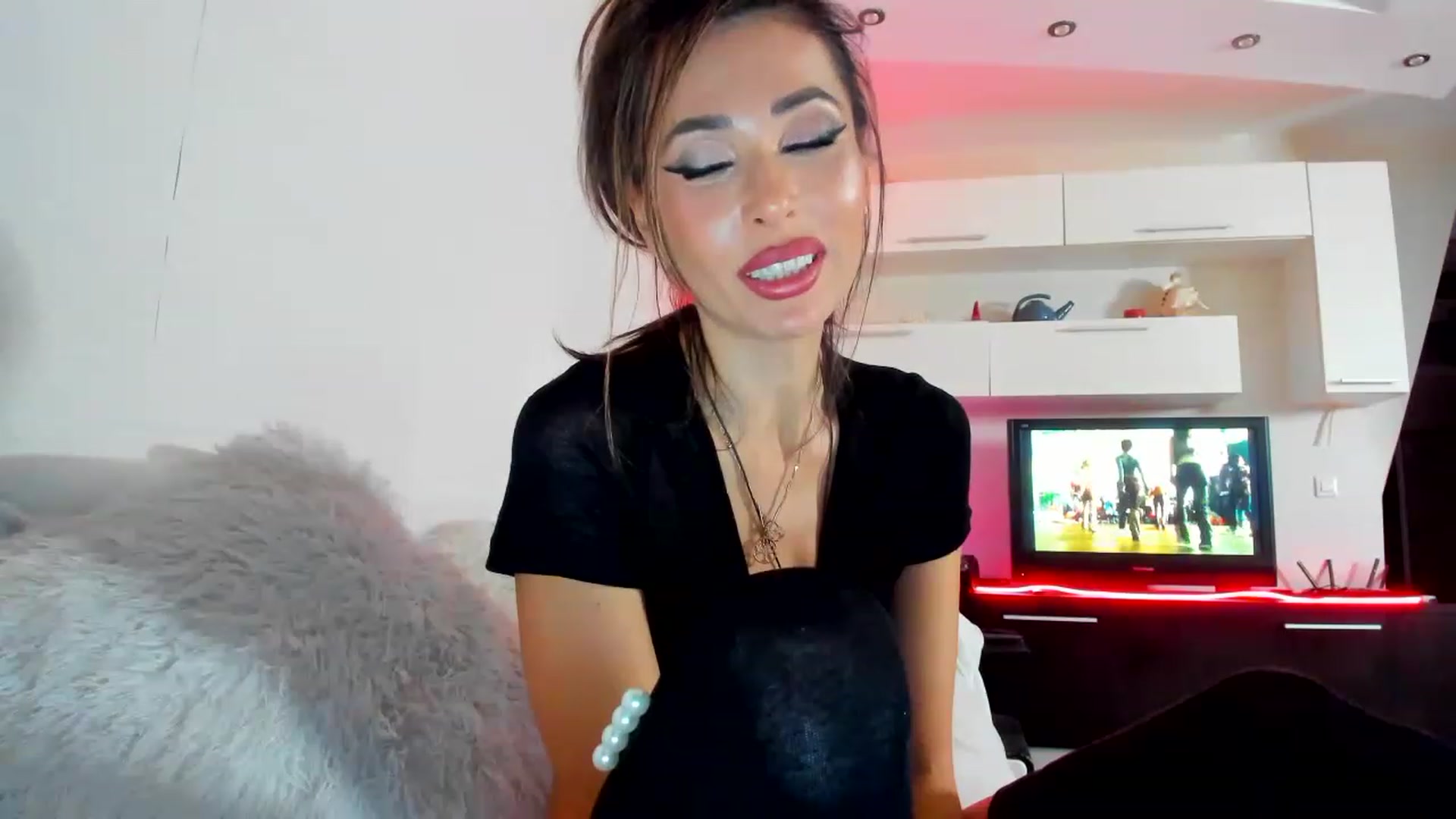 Gallery image thumbnail from BigBadWolf___'s myfreecams stream on, 02/03/2023, 02:17 image 10 of 20