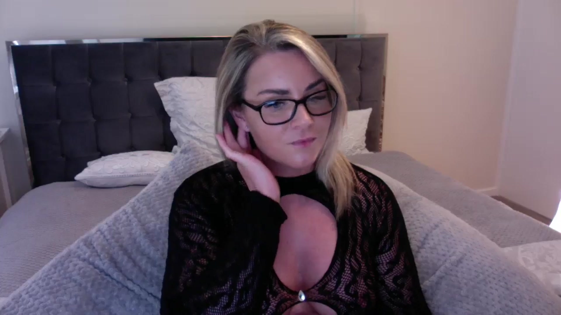 Gallery image thumbnail from BigBetty's myfreecams stream on, 05/04/2024, 14:53 image 6 of 20