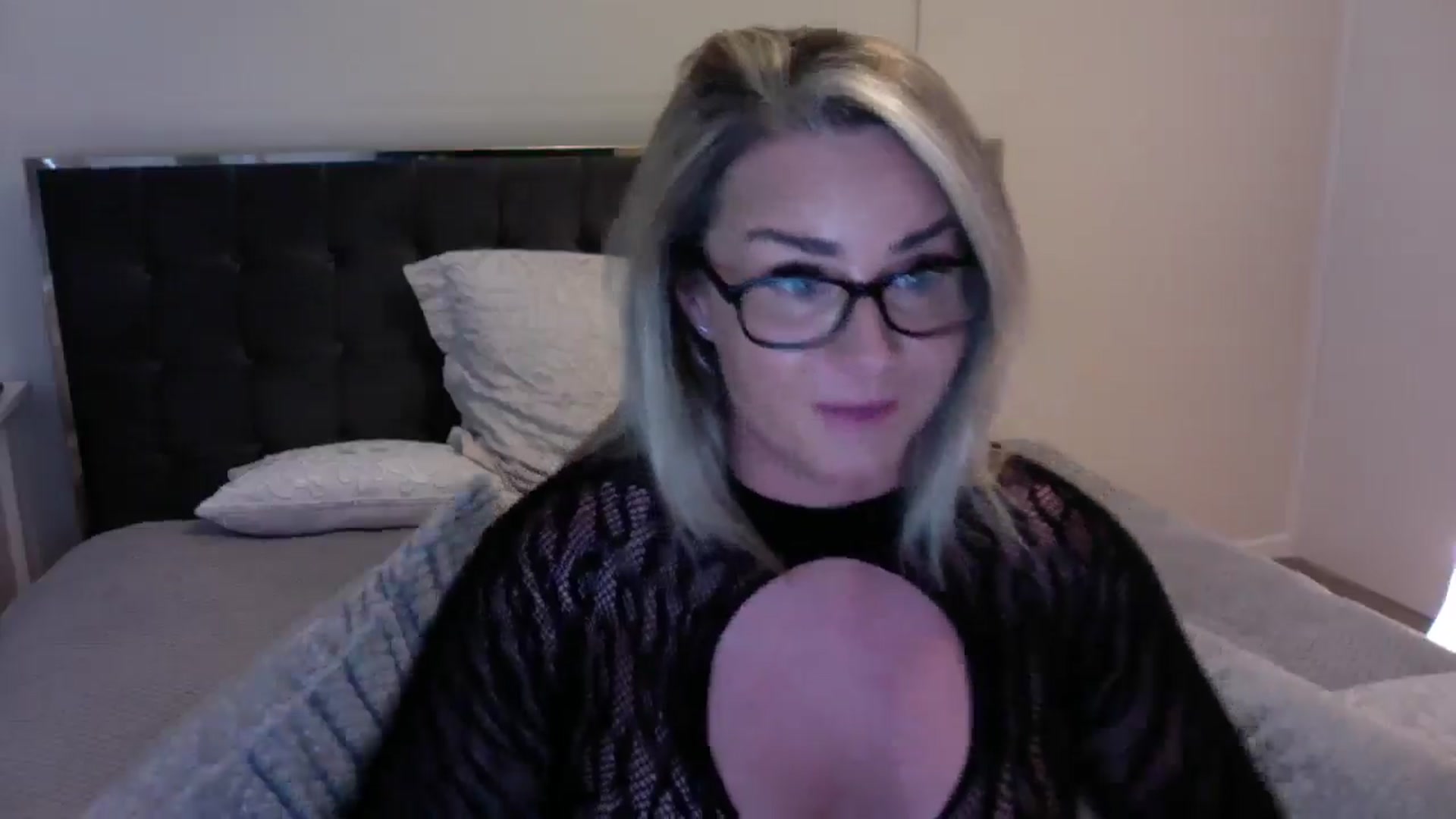 Gallery image thumbnail from BigBetty's myfreecams stream on, 05/04/2024, 14:53 image 17 of 20