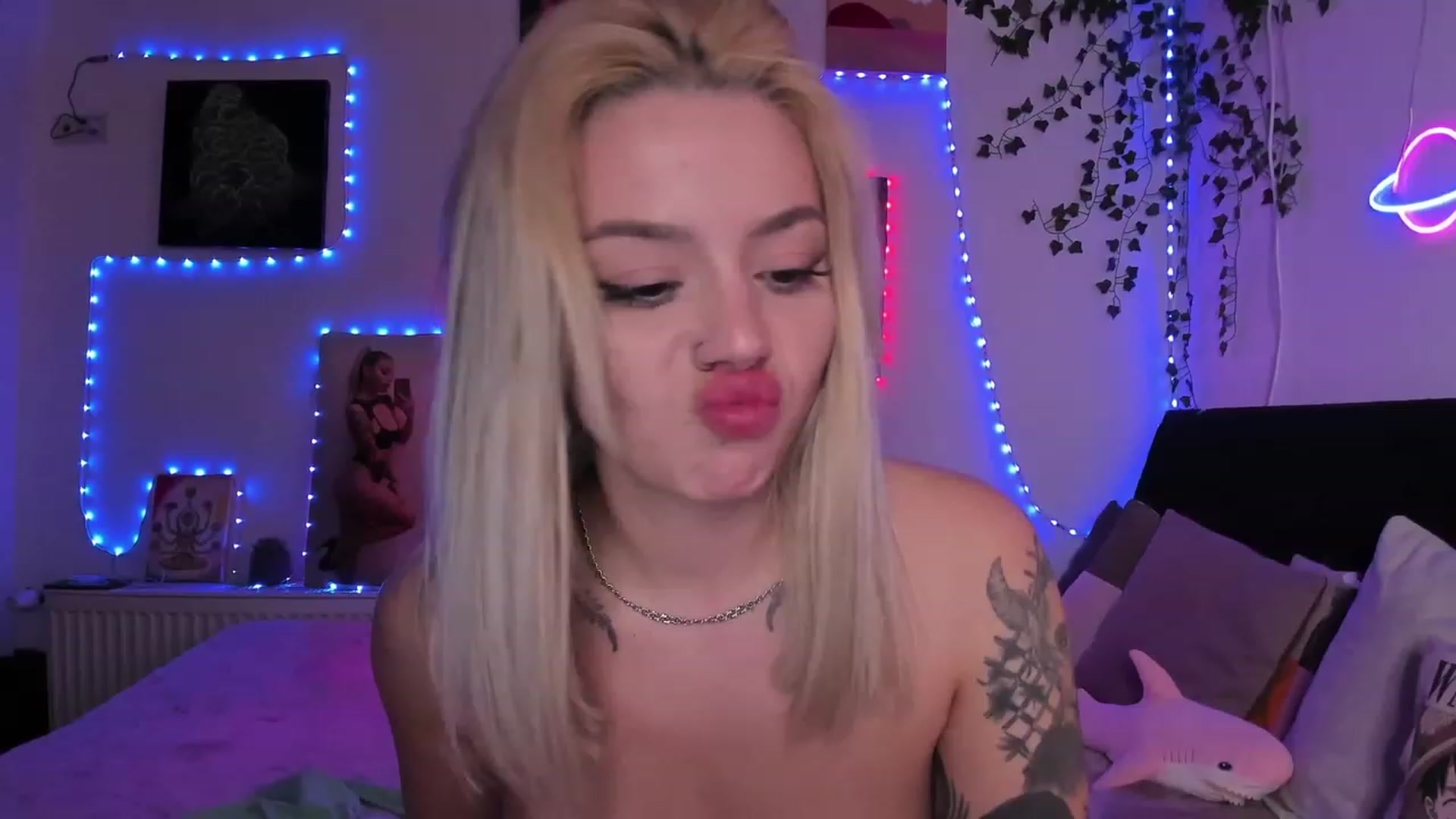 Gallery image thumbnail from BigLinlin's myfreecams stream on, 10/27/2023, 02:58 image 10 of 20