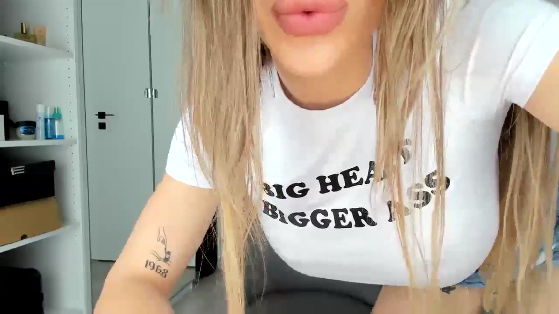 Gallery image thumbnail from Bigbootybabe's myfreecams stream on, 05/13/2024, 09:49 image 10 of 20