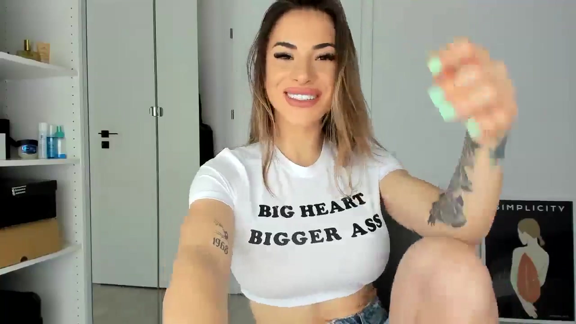 Gallery image thumbnail from Bigbootybabe's myfreecams stream on, 05/13/2024, 10:41 image 14 of 20