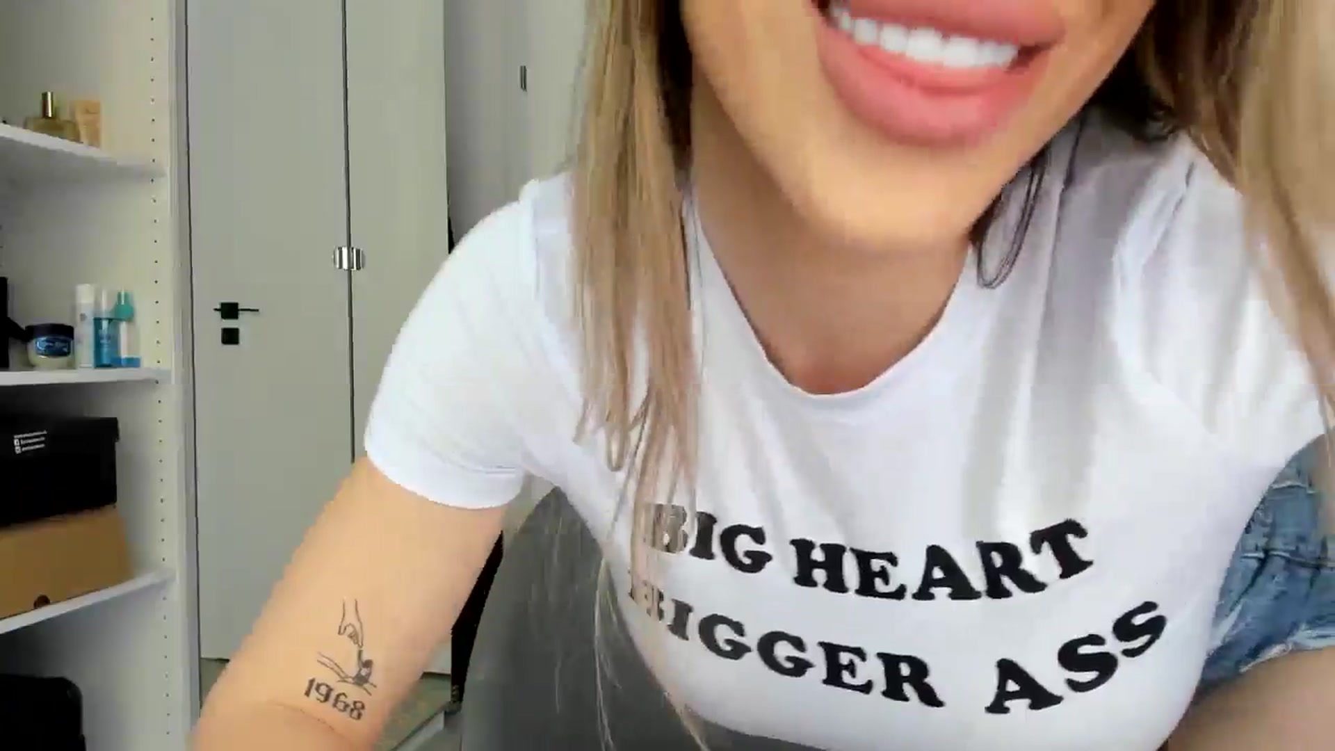 Gallery image thumbnail from Bigbootybabe's myfreecams stream on, 05/13/2024, 13:29 image 8 of 20