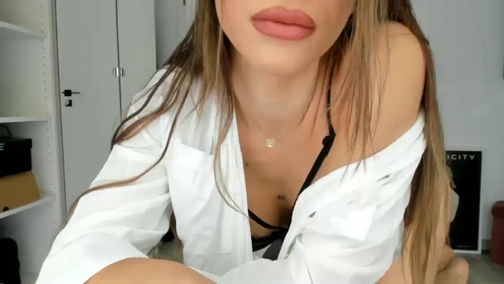 Gallery image thumbnail from Bigbootybabe's myfreecams stream on, 06/13/2024, 11:49 image 3 of 20