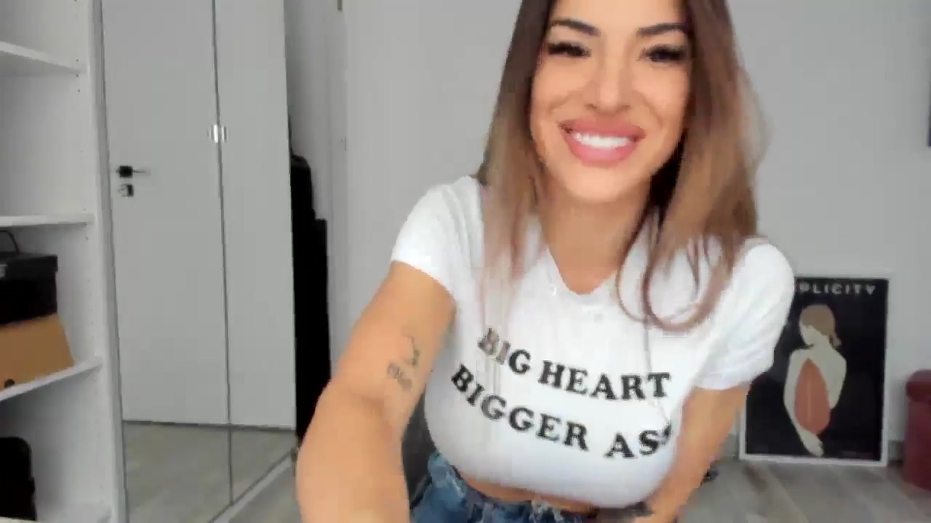 Gallery image thumbnail from Bigbootybabe's myfreecams stream on, 06/13/2024, 13:14 image 16 of 20