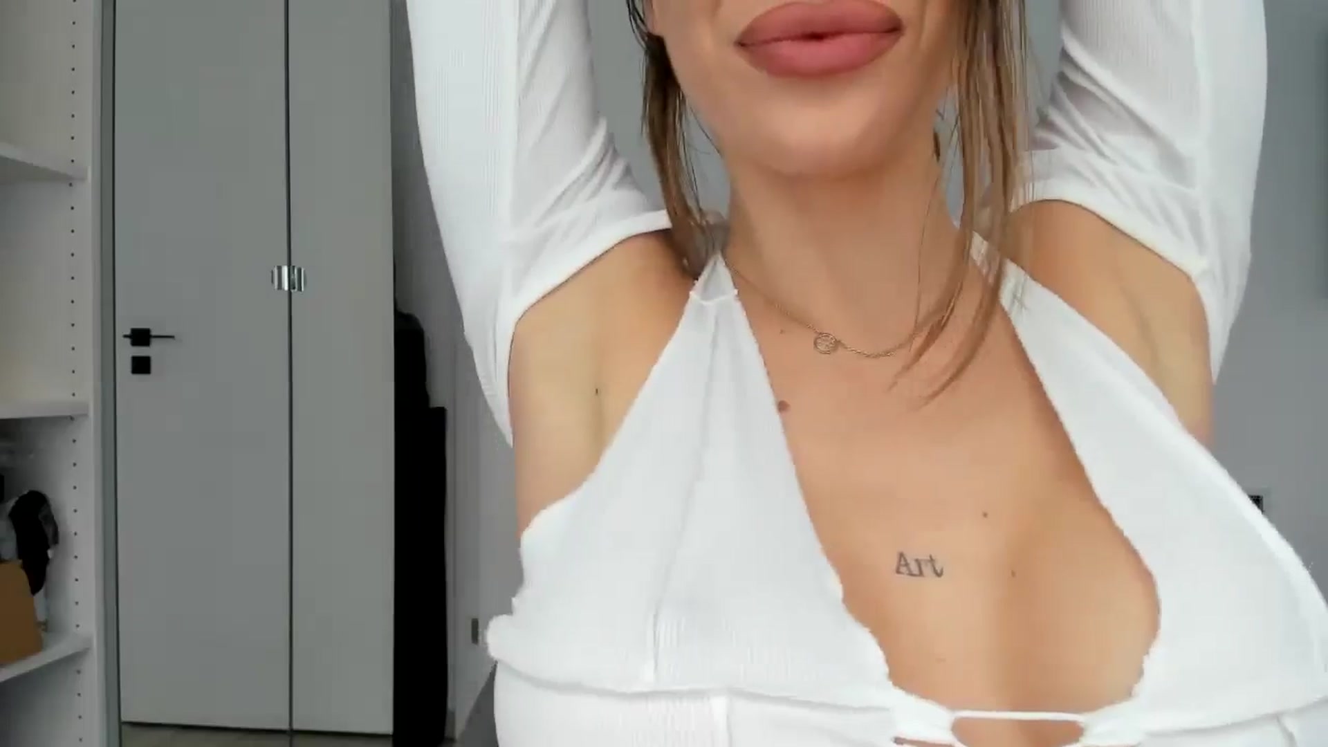 Gallery image thumbnail from Bigbootybabe's myfreecams stream on, 06/26/2024, 11:54 image 14 of 20