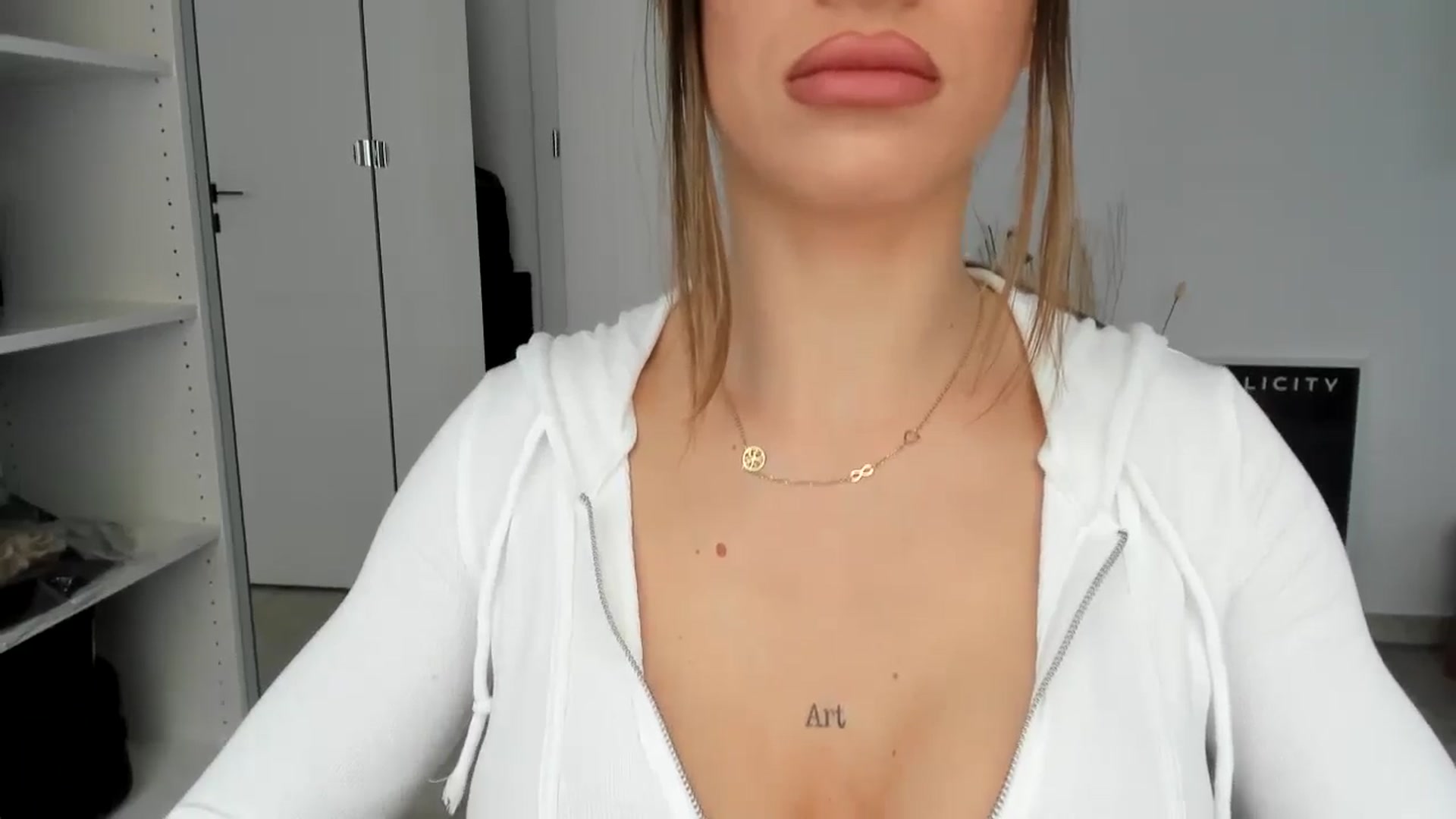 Gallery image thumbnail from Bigbootybabe's myfreecams stream on, 06/27/2024, 13:05 image 15 of 20
