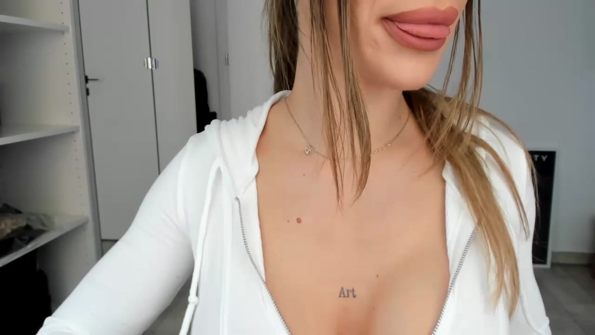 Gallery image thumbnail from Bigbootybabe's myfreecams stream on, 06/27/2024, 13:05 image 13 of 20
