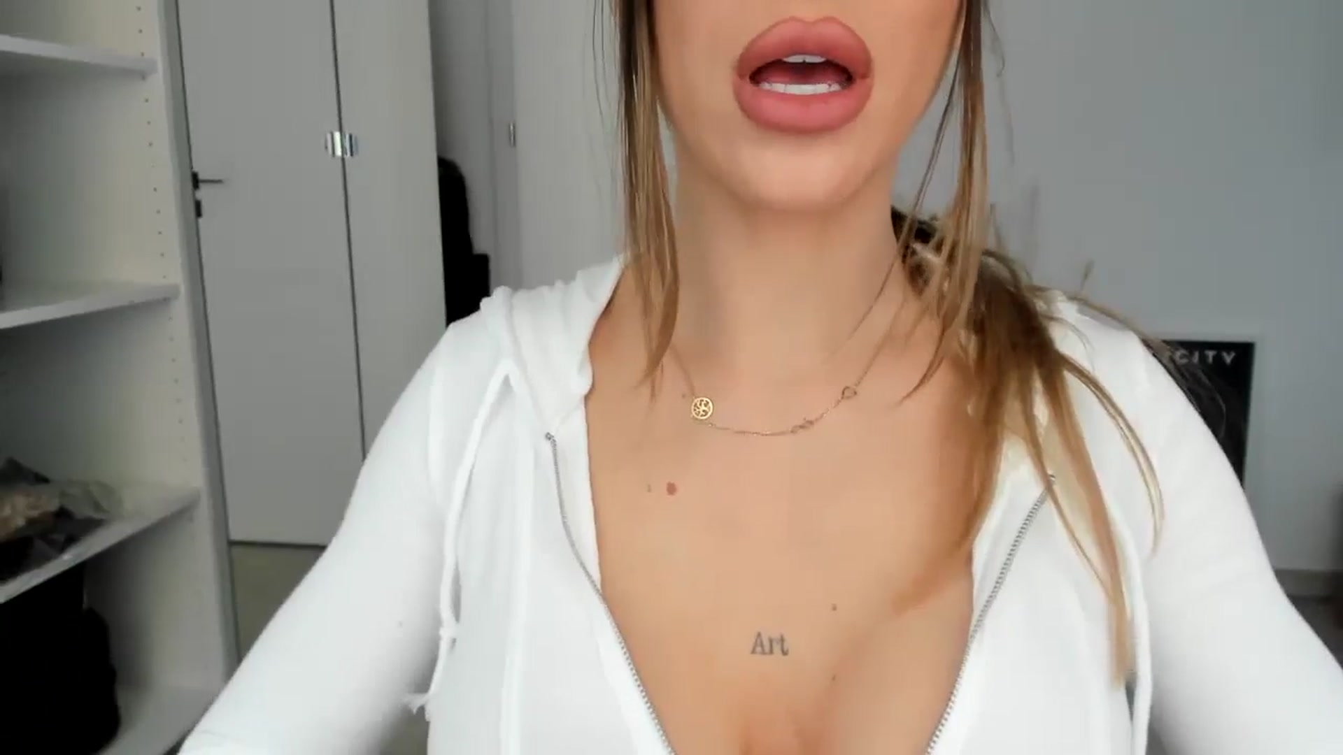 Gallery image thumbnail from Bigbootybabe's myfreecams stream on, 06/27/2024, 13:05 image 14 of 20