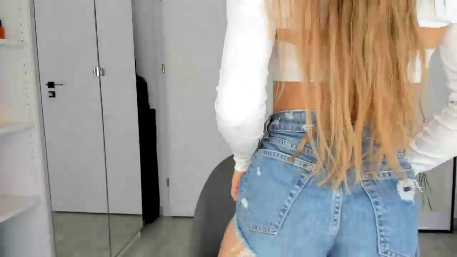 Gallery image thumbnail from Bigbootybabe's myfreecams stream on, 08/20/2024, 11:56 image 3 of 20