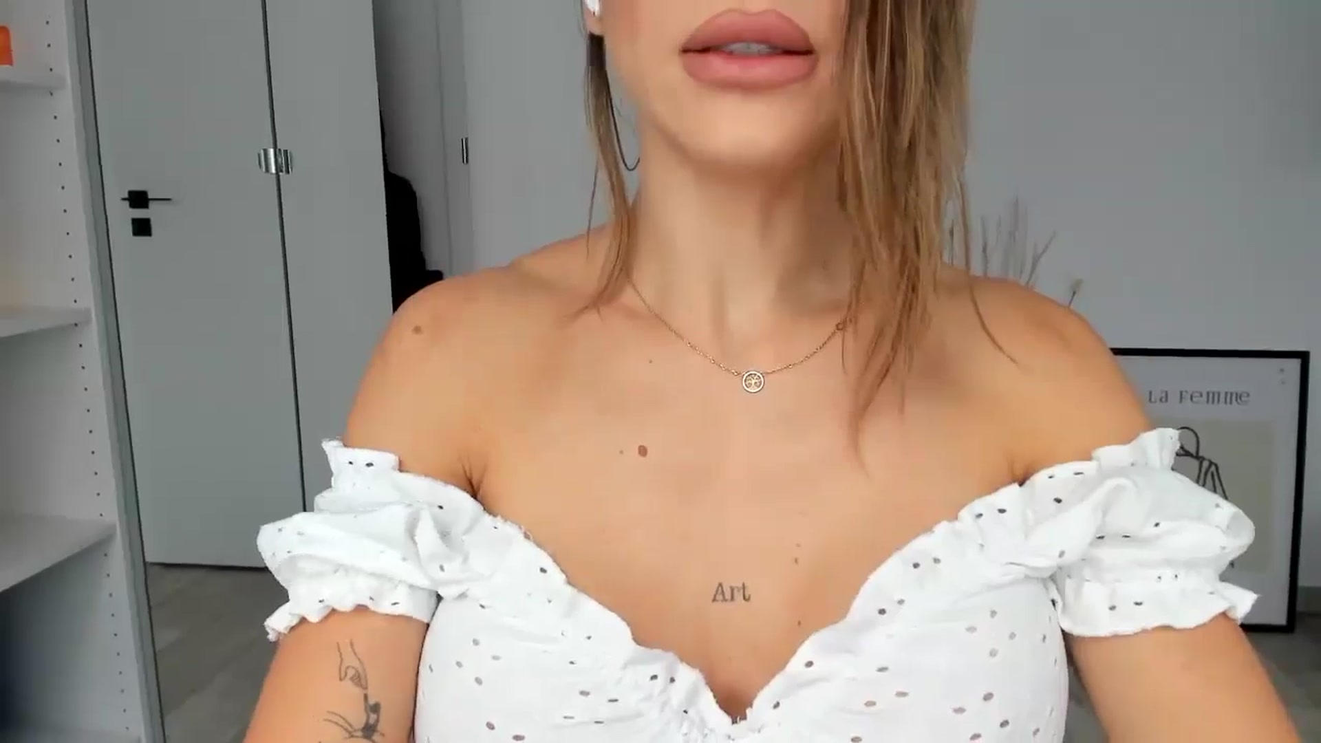Gallery image thumbnail from Bigbootybabe's myfreecams stream on, 08/30/2024, 12:57 image 5 of 20