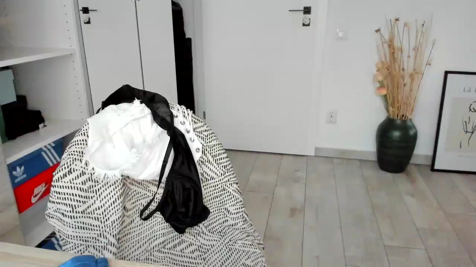 Gallery image thumbnail from Bigbootybabe's myfreecams stream on, 11/06/2024, 15:10 image 11 of 20