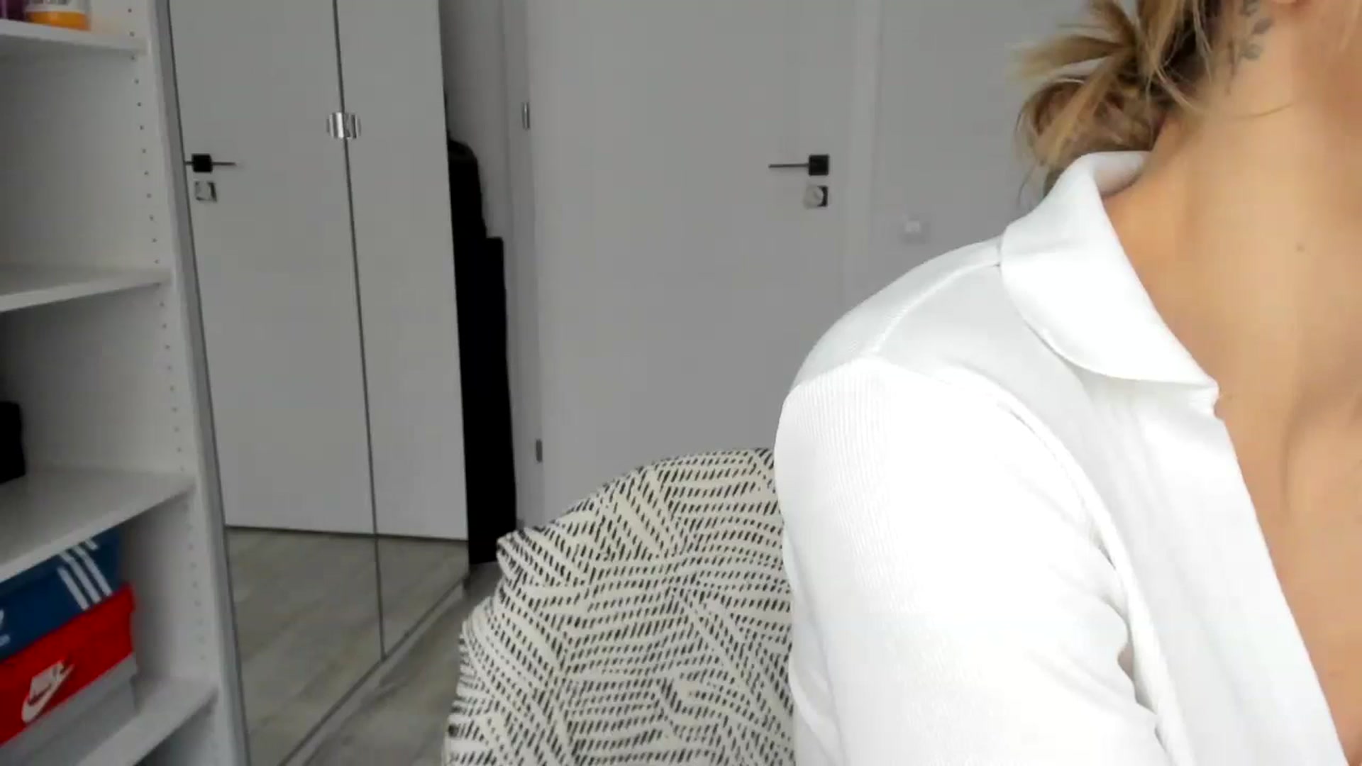 Gallery image thumbnail from Bigbootybabe's myfreecams stream on, 11/13/2024, 13:55 image 16 of 20