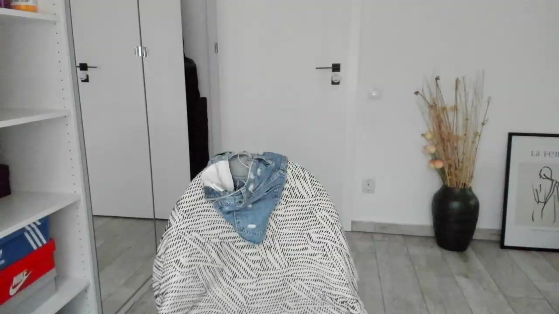 Gallery image thumbnail from Bigbootybabe's myfreecams stream on, 11/13/2024, 14:34 image 7 of 20