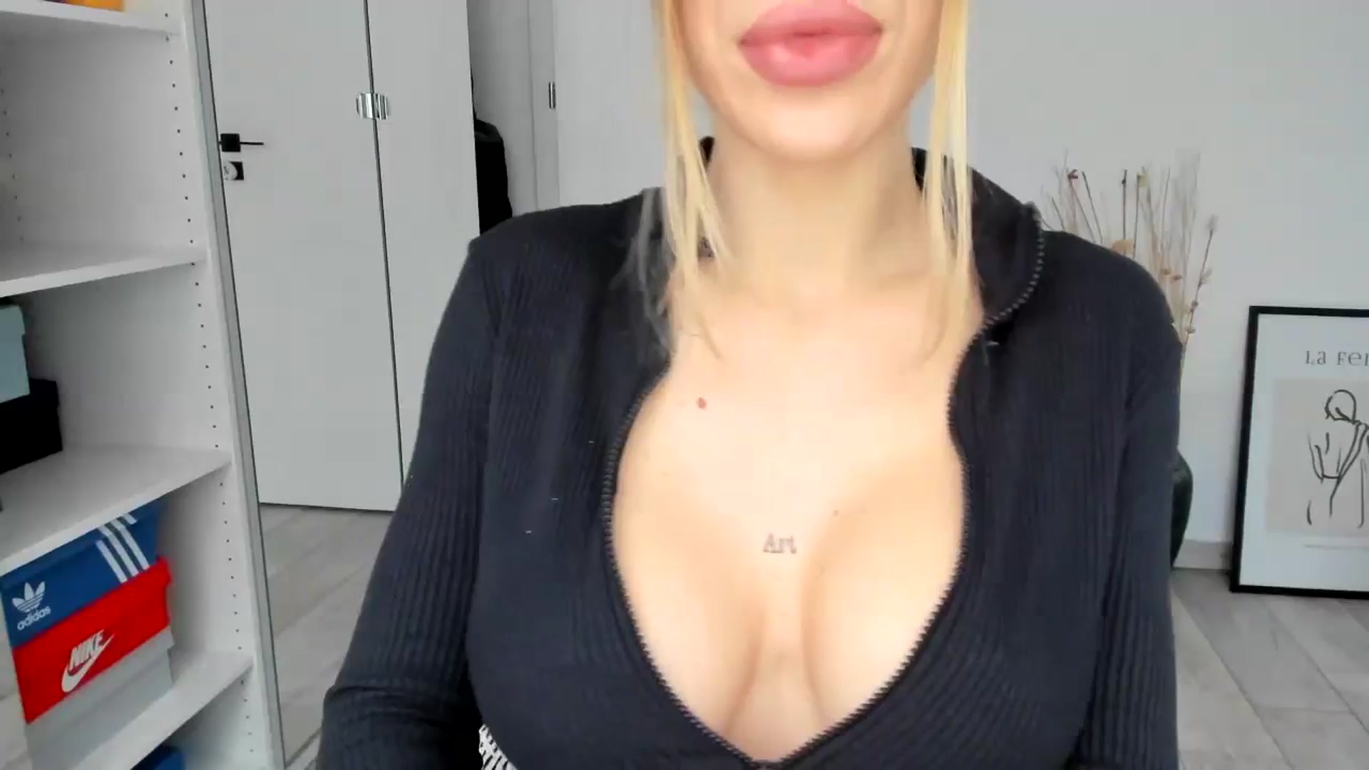 Gallery image thumbnail from Bigbootybabe's myfreecams stream on, 11/14/2024, 12:56 image 5 of 20