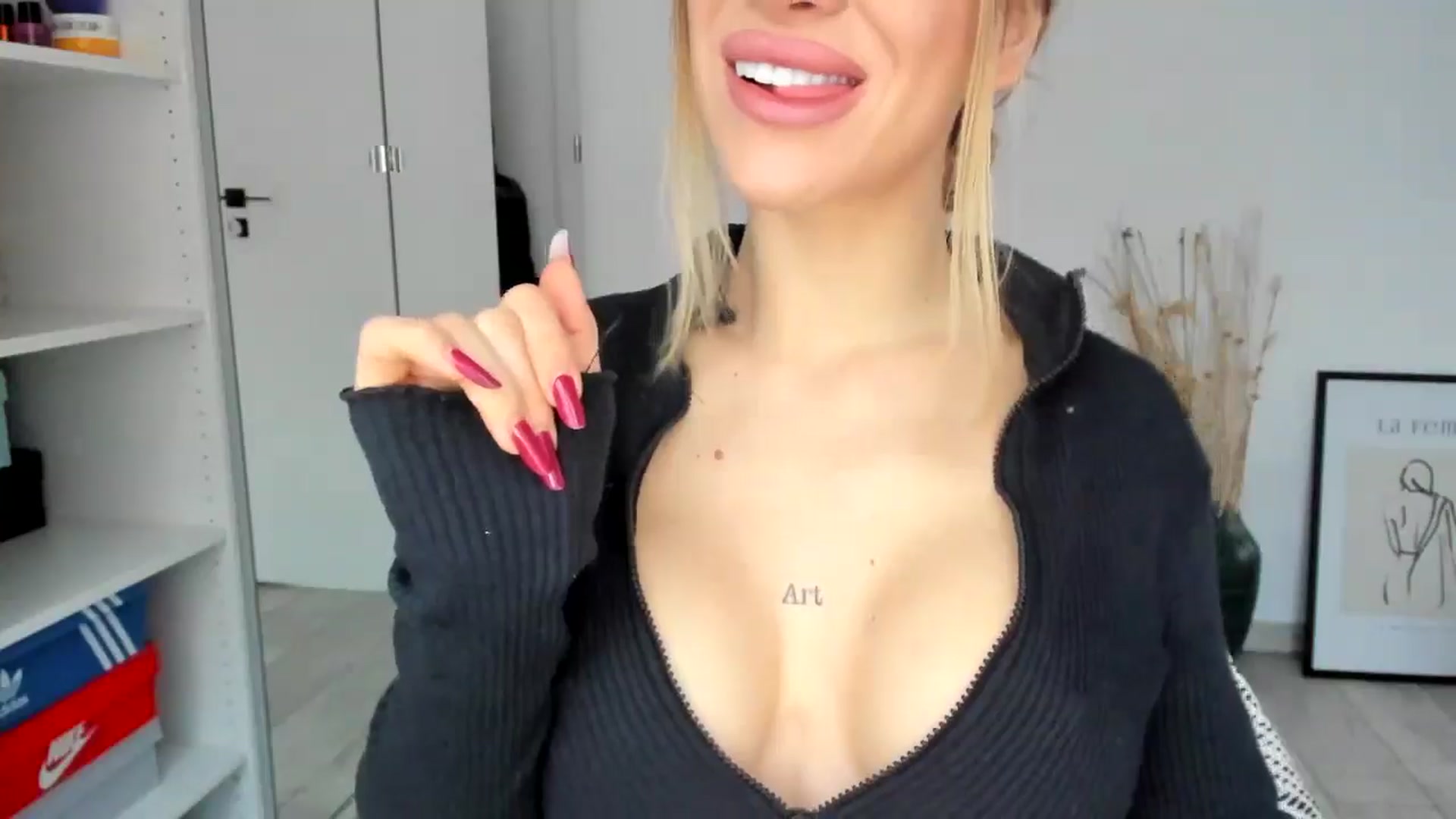 Gallery image thumbnail from Bigbootybabe's myfreecams stream on, 11/14/2024, 13:40 image 13 of 20