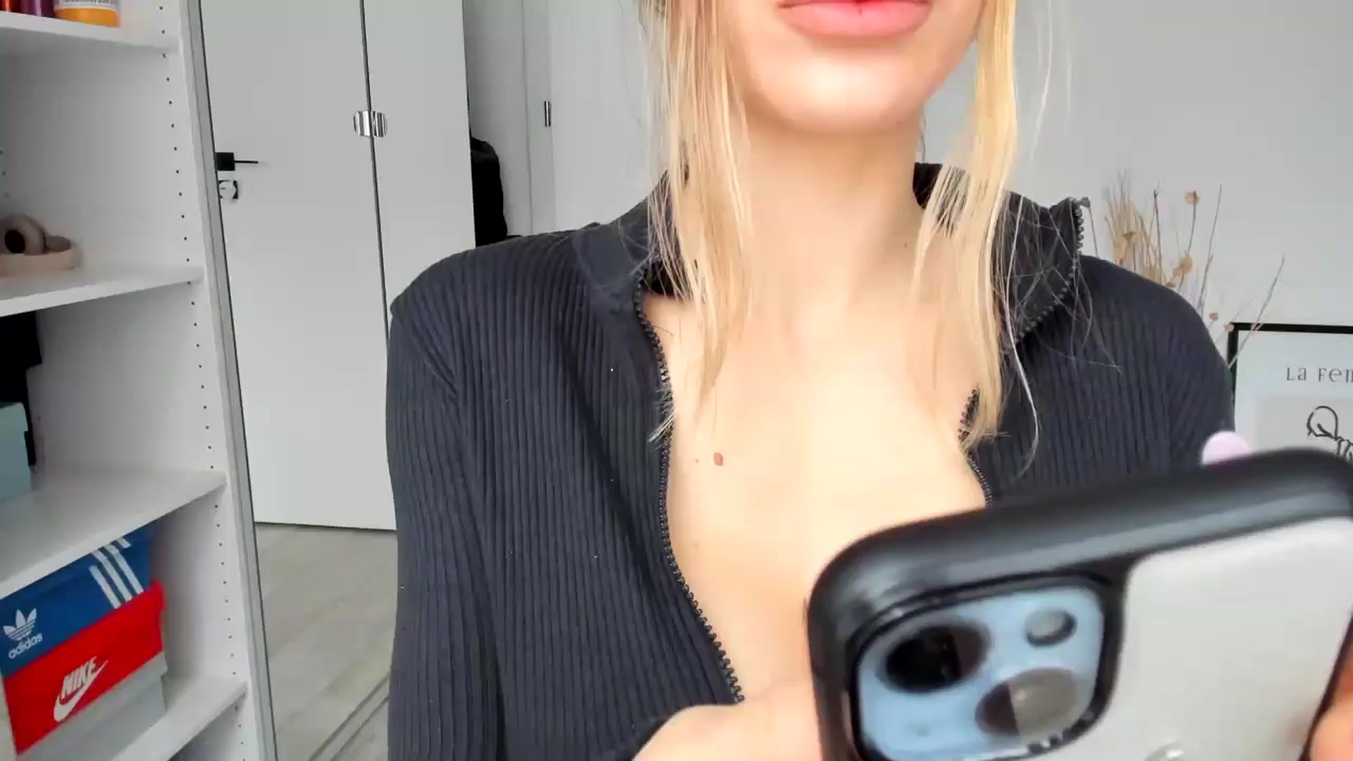Gallery image thumbnail from Bigbootybabe's myfreecams stream on, 11/20/2024, 12:36 image 18 of 20