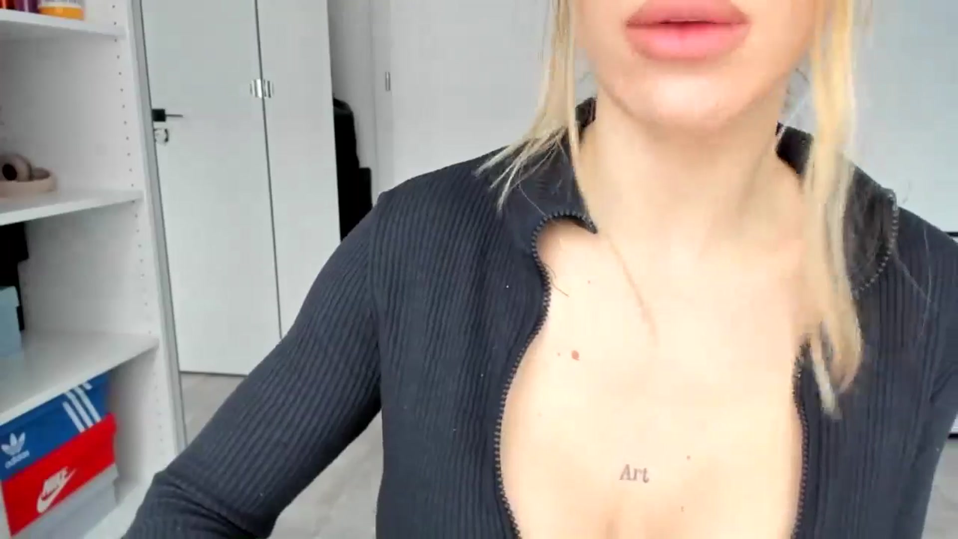 Gallery image thumbnail from Bigbootybabe's myfreecams stream on, 11/20/2024, 12:36 image 14 of 20