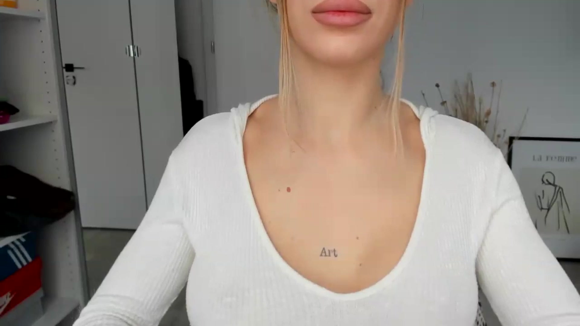 Gallery image thumbnail from Bigbootybabe's myfreecams stream on, 11/25/2024, 13:43 image 10 of 20