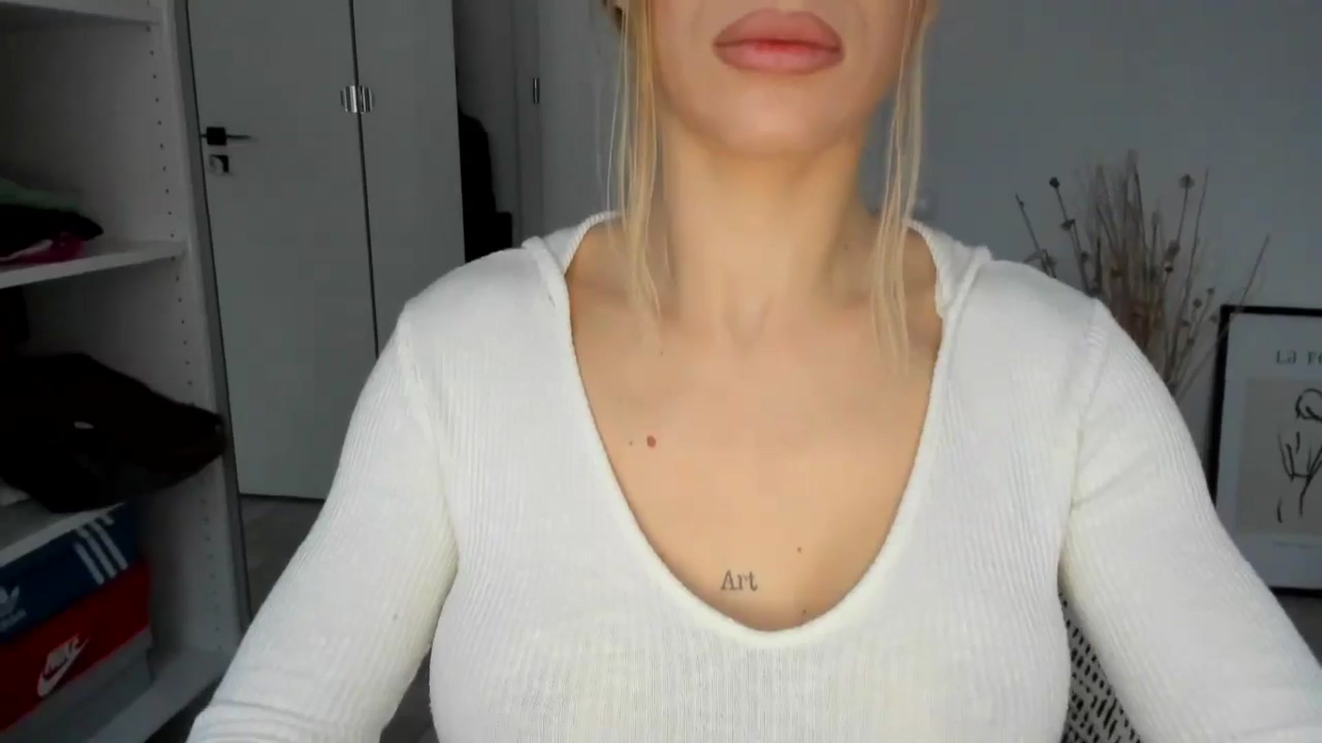 Gallery image thumbnail from Bigbootybabe's myfreecams stream on, 11/25/2024, 14:47 image 6 of 20