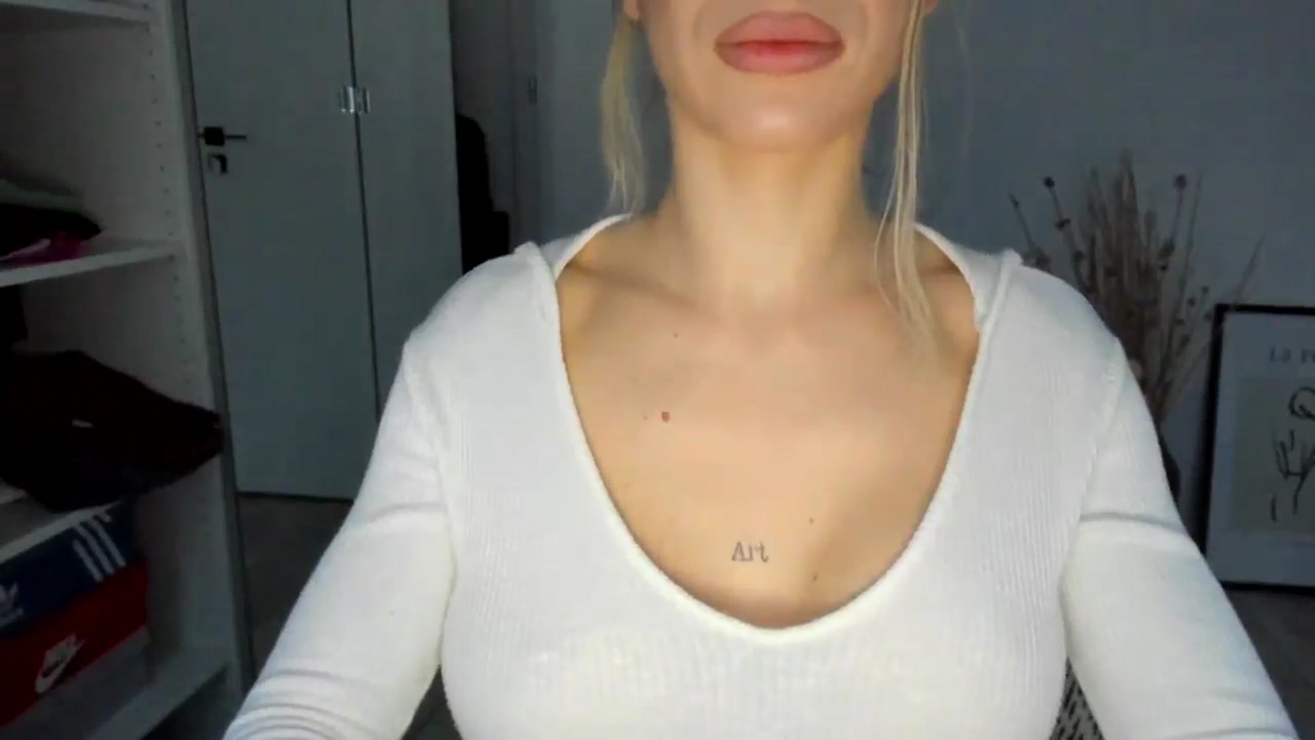 Gallery image thumbnail from Bigbootybabe's myfreecams stream on, 11/25/2024, 14:47 image 19 of 20