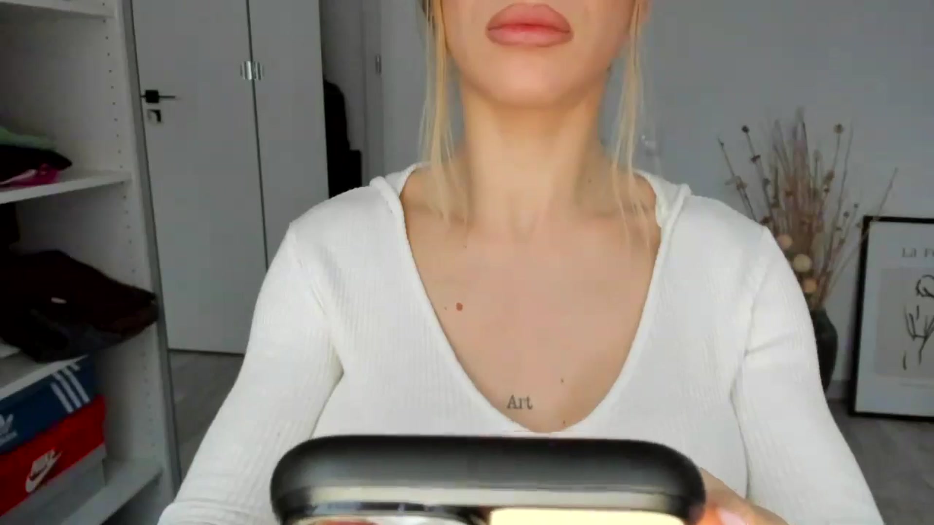 Gallery image thumbnail from Bigbootybabe's myfreecams stream on, 11/25/2024, 14:47 image 7 of 20