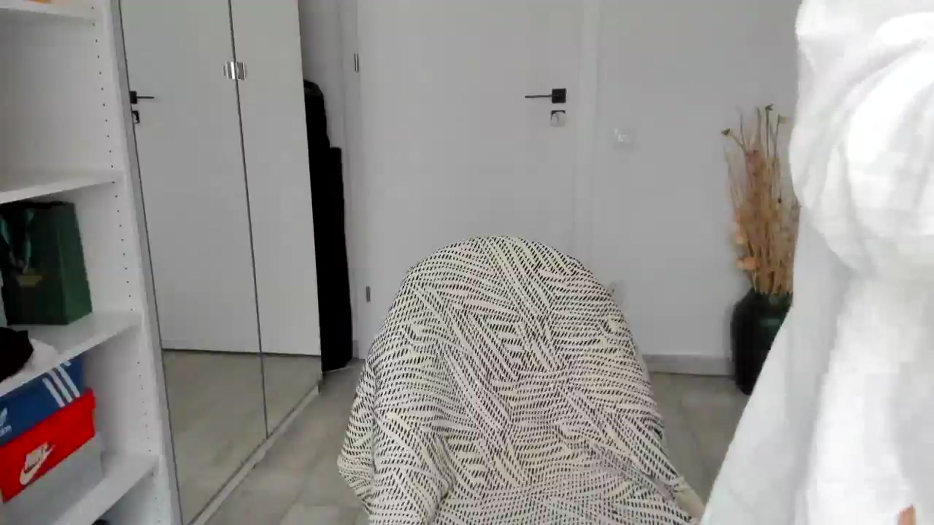 Gallery image thumbnail from Bigbootybabe's myfreecams stream on, 12/03/2024, 14:23 image 2 of 20