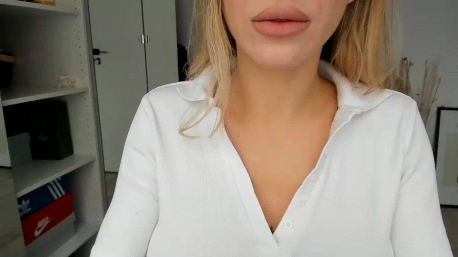 Gallery image thumbnail from Bigbootybabe's myfreecams stream on, 12/06/2024, 12:15 image 18 of 20