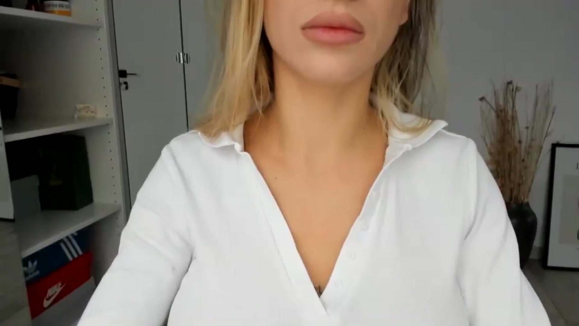 Gallery image thumbnail from Bigbootybabe's myfreecams stream on, 12/06/2024, 13:10 image 18 of 20
