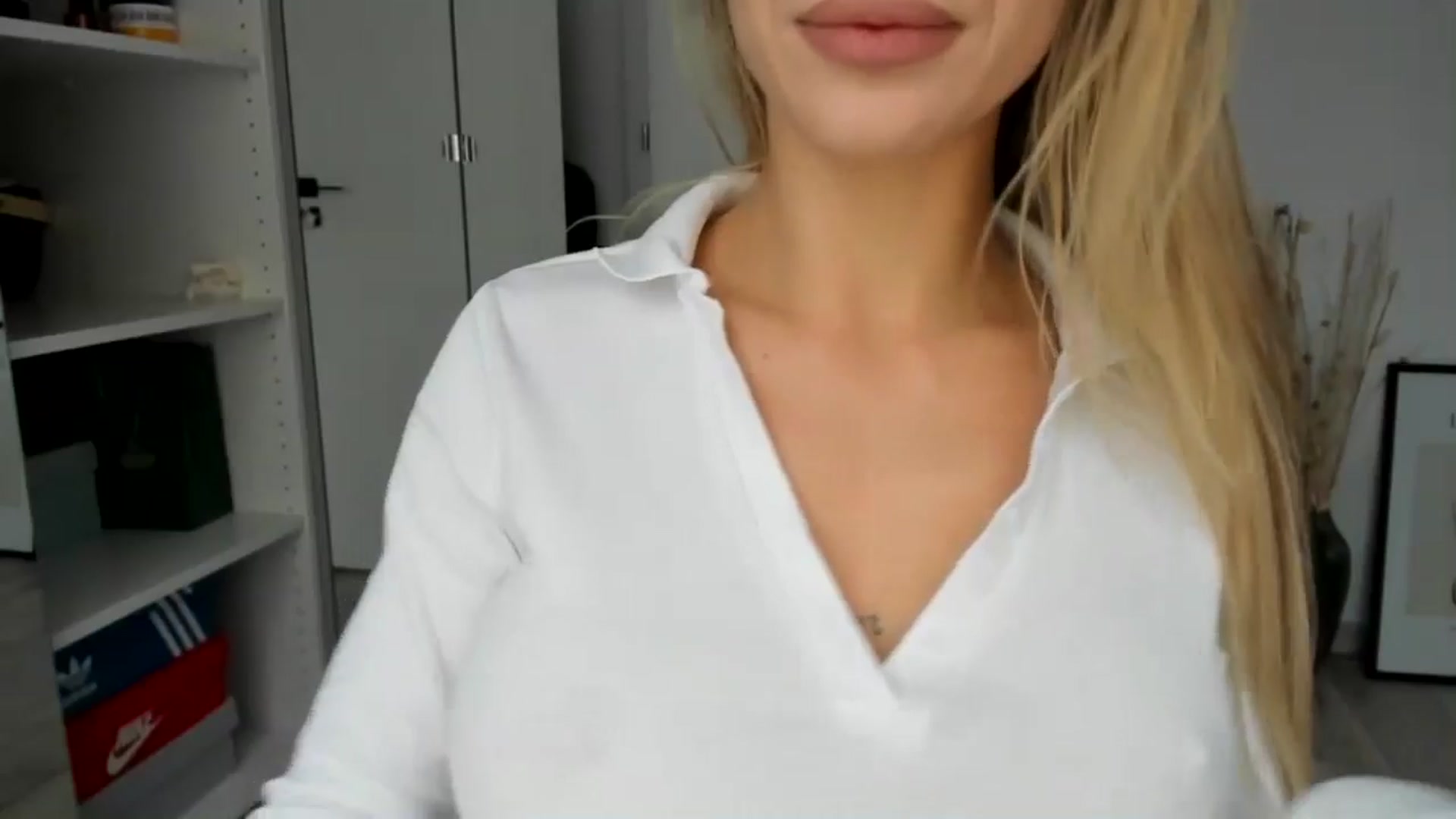Gallery image thumbnail from Bigbootybabe's myfreecams stream on, 12/06/2024, 13:10 image 14 of 20