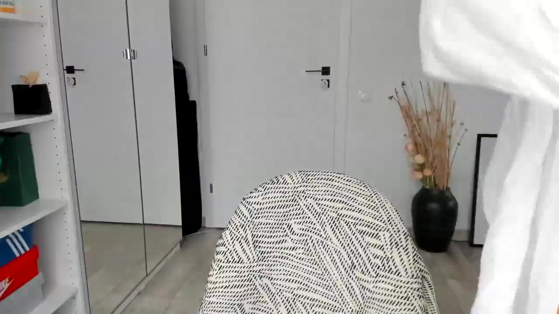 Gallery image thumbnail from Bigbootybabe's myfreecams stream on, 12/15/2024, 11:50 image 16 of 20
