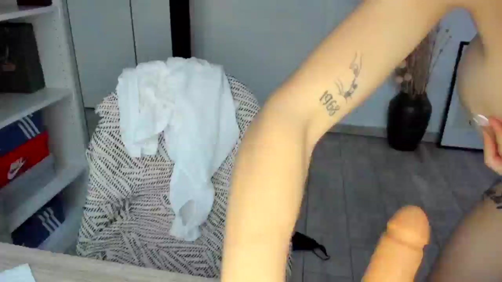 Gallery image thumbnail from Bigbootybabe's myfreecams stream on, 12/15/2024, 14:37 image 8 of 20