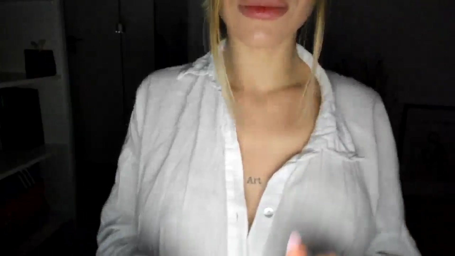 Gallery image thumbnail from Bigbootybabe's myfreecams stream on, 12/15/2024, 15:02 image 12 of 20