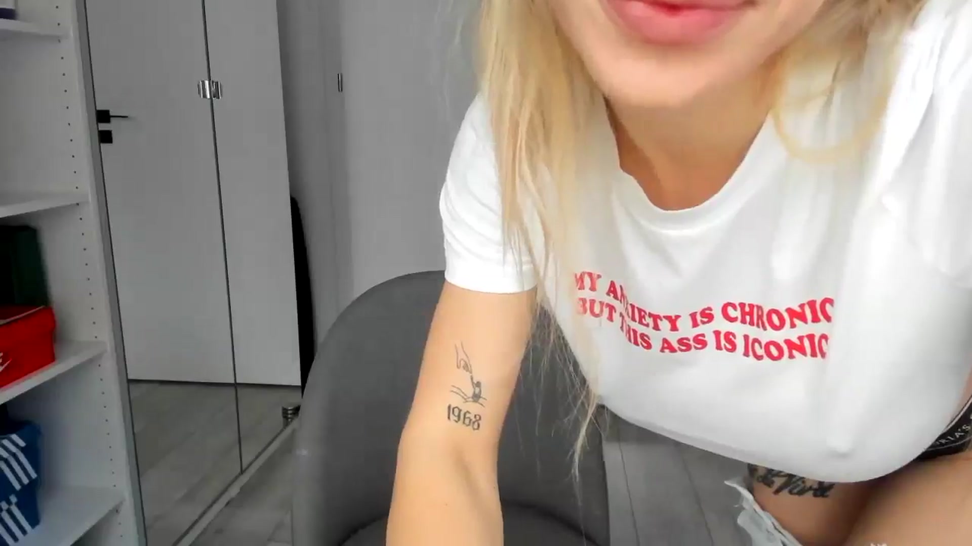 Gallery image thumbnail from Bigbootybabe's myfreecams stream on, 12/22/2024, 14:45 image 4 of 20