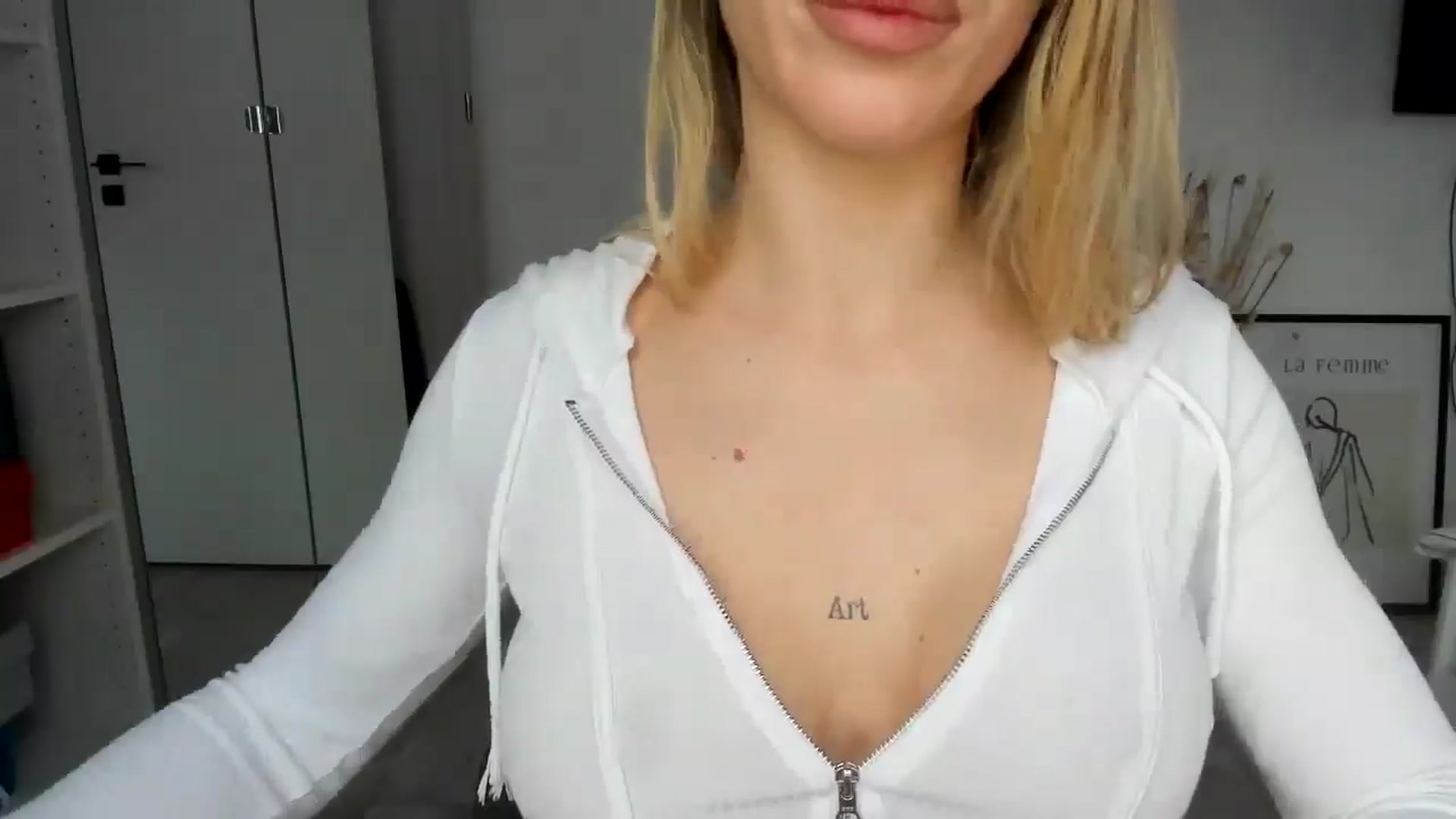 Gallery image thumbnail from Bigbootybabe's myfreecams stream on, 01/16/2025, 14:15 image 6 of 20