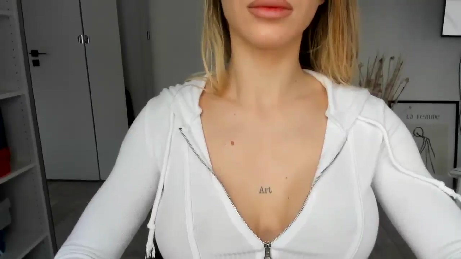 Gallery image thumbnail from Bigbootybabe's myfreecams stream on, 01/16/2025, 14:15 image 4 of 20