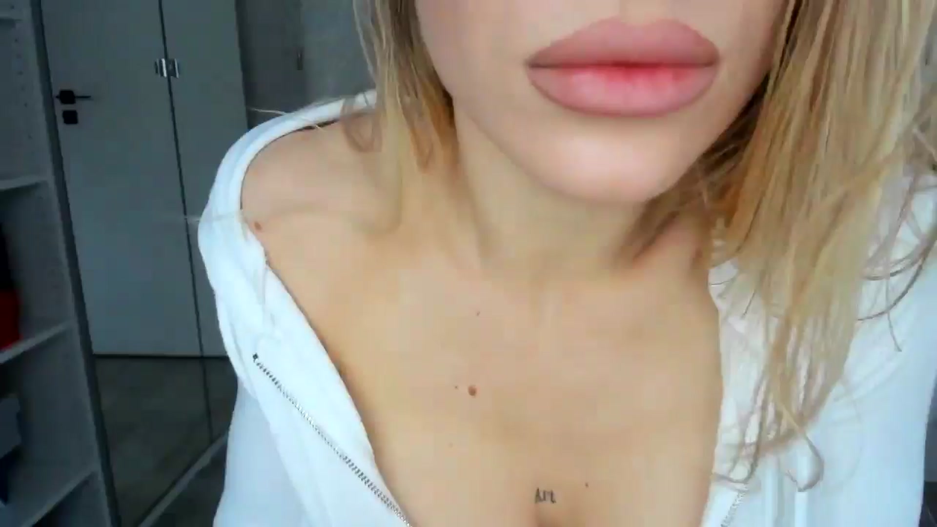 Gallery image thumbnail from Bigbootybabe's myfreecams stream on, 01/16/2025, 14:35 image 20 of 20