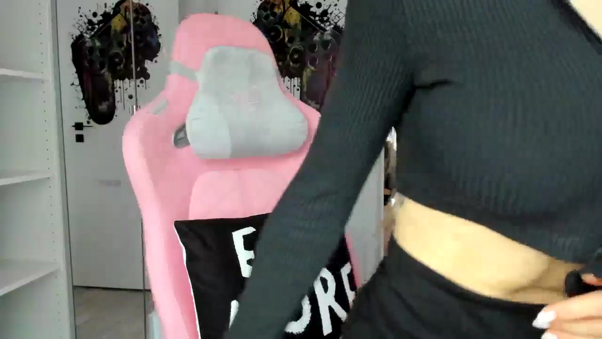 Gallery image thumbnail from Bigbootybabe's myfreecams stream on, 01/24/2025, 14:36 image 17 of 20