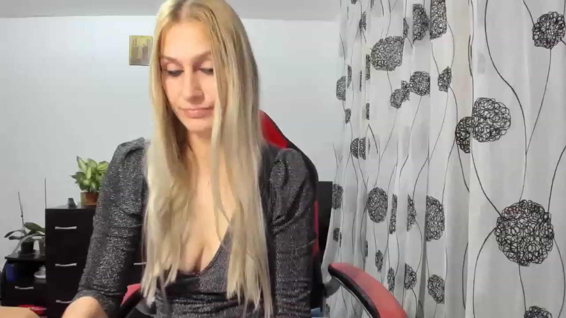 Gallery image thumbnail from Biglabia's myfreecams stream on, 11/17/2022, 07:17 image 16 of 20